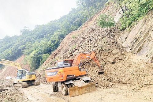 Nghệ An, Hà Tĩnh dồn sức khắc phục hậu quả mưa, lũ