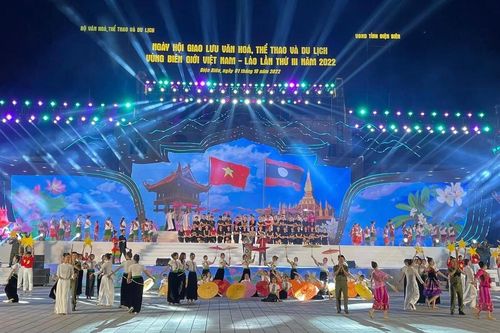 Khai mạc Ngày hội Giao lưu văn hóa, thể thao và du lịch vùng biên giới Việt Nam-Lào