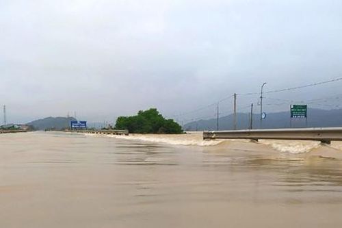 Nghệ An cảnh báo lũ lịch sử
