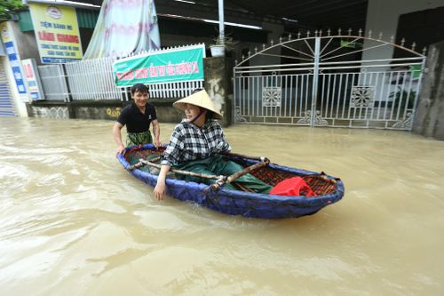 Mưa lũ khiến nhiều gia đình 'trắng tay' chỉ trong một đêm