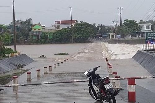 Quảng Ninh mưa lớn, nhiều địa phương ngập lụt