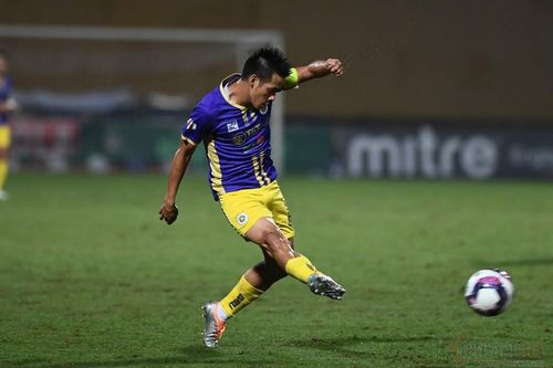 Video bàn thắng Hà Nội 5-1 Bình Dương: Văn Quyết ghi đậm dấu ấn