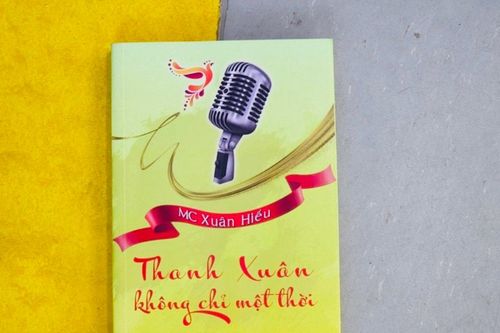 Ra mắt sách 'Thanh xuân không chỉ một thời' dành cho người trẻ