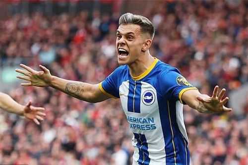 Liverpool lại mất điểm bởi Trossard xuất thần