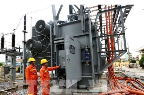 Điện lực Hưng Yên cơ bản hoàn thành lắp đặt trạm biến áp kết nối đo xa