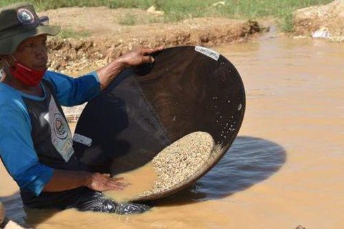 Nghề đào kim cương ở Indonesia: Đánh cược mạng sống
