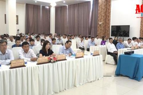 Hội thảo 'Hỗ trợ nông dân tiêu thụ nông sản – Vai trò và nhiệm vụ của Hội Nông dân'