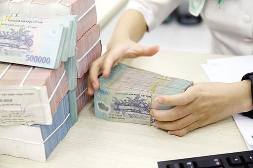 Ngân hàng tăng lãi suất, người vay mua nhà lo lắng