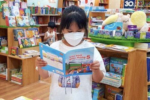 Đề xuất chi 3.500 tỉ đồng để mua sách giáo khoa cho học sinh mượn có khả thi?