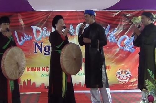 Neo giữ những điệu chèo