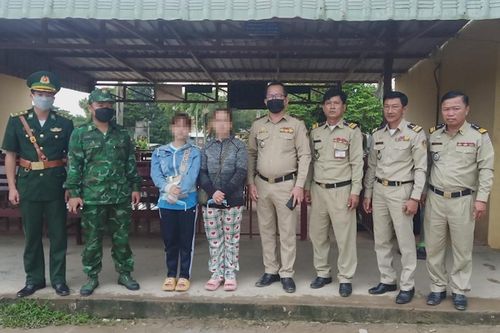 Giải cứu 2 mẹ con bị lừa sang Campuchia