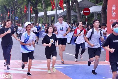 Hơn 1.500 VĐV tham dự cuộc thi chung kết Giải chạy Báo Hànôịmới năm 2022