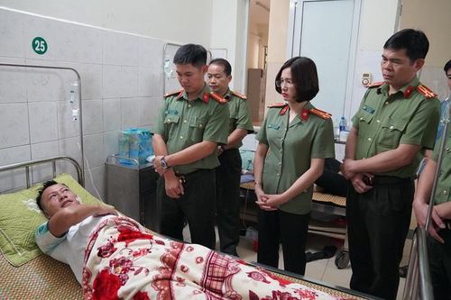 Bắt đối tượng dùng dao chém trọng thương 2 công an xã ở huyện Mai Châu