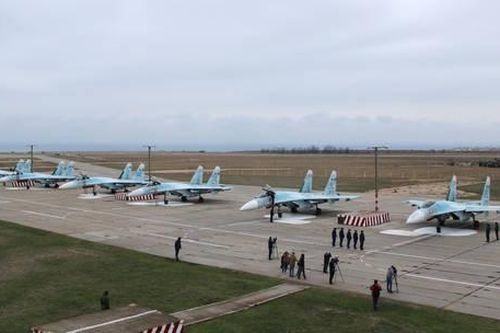 Crimea: Cháy lớn ở sân bay do phi cơ chở đạn trượt khỏi đường băng