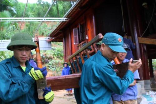 Quỳ Châu: Hỗ trợ người dân di dời trước nguy cơ sạt lở đất