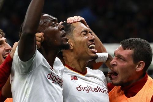 AS Roma ngược dòng đánh bại Inter trong ngày thiếu vắng Mourinho