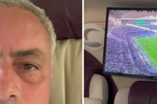 Mourinho tưởng tăng huyết áp khi theo dõi trận đấu trên xe bus