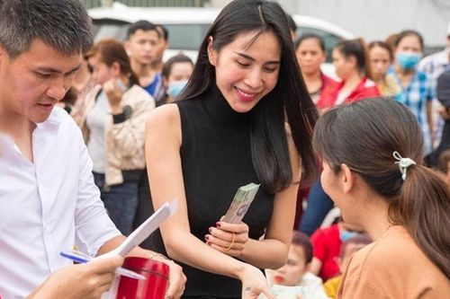 Ca sĩ Thủy Tiên chia sẻ 'thành quả' đã xây dựng từ mùa bão những năm trước cho bà con miền Trung