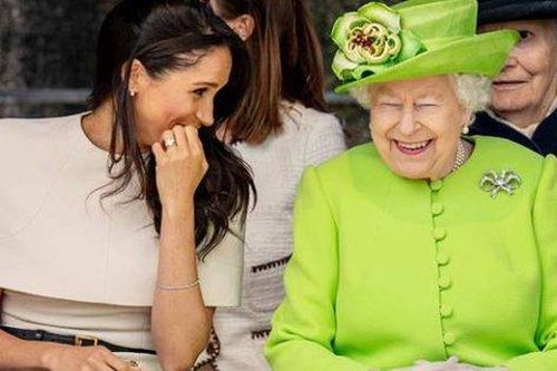 Nữ hoàng Anh từng cố khuyên Meghan giảng hòa với bố