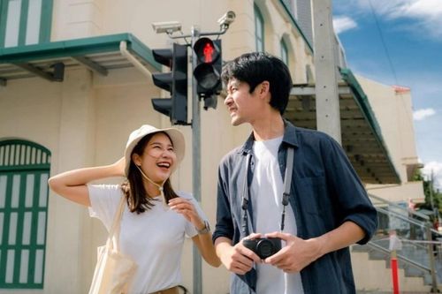 Chia tay nhưng vẫn sống chung