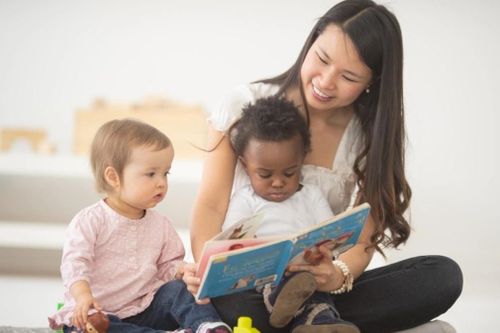 Cha mẹ phải nghỉ việc vì học phí nhà trẻ tăng cao