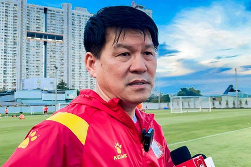 HLV Vũ Tiến Thành: 'CLB TP.HCM đáng lẽ phải vào top 5'