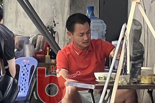 'Ông vua kim hoàn' Johnny Đặng diện đồ giản dị khi về nước