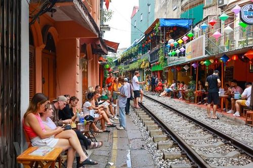 Cục Đường sắt kiến nghị dẹp bỏ 'phố càphê đường tàu' Hà Nội