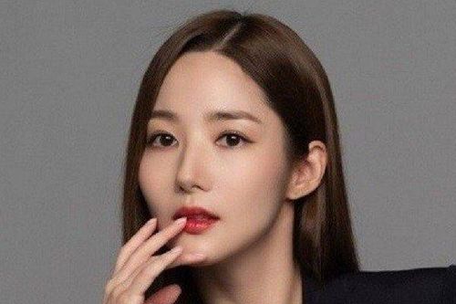 Chị ruột Park Min Young từ chức ngay sau khi nữ diễn viên chia tay đại gia tai tiếng