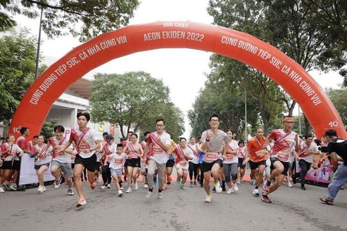 Hơn 1500 người đã tham dự giải chạy 'Cung đường tiếp sức'