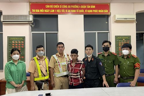 TP.HCM: CSGT lần theo định vị bắt giữ đối tượng cướp điện thoại của người đi đường