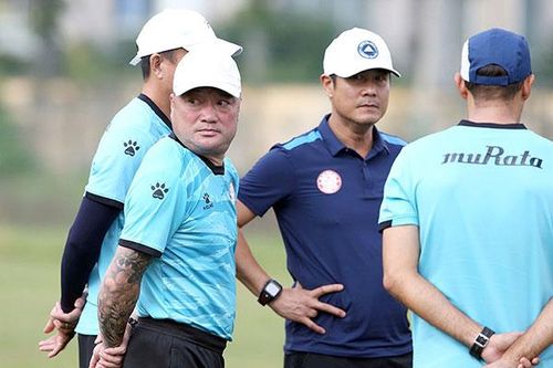 'Chiến hạm đỏ' SOS, cuống quýt cứu đắm