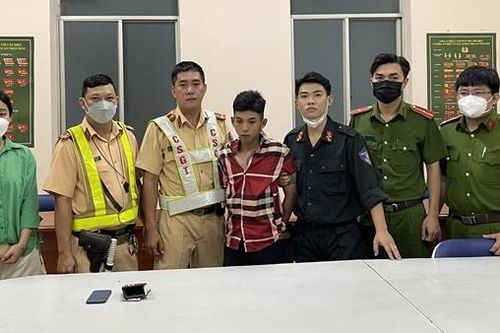 Kẻ cướp giật điện thoại sa lưới vì 'dấu vết lông ngỗng
