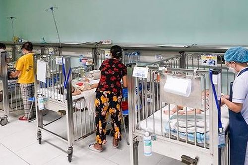 Hà Nội: Số ca mắc sốt xuất huyết giảm nhẹ, có thêm 920 ca Adenovirus trong một tuần