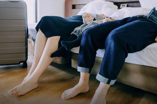 Tranh nhau thuê nhà nghỉ chỉ để ăn nằm hết 7 ngày lễ ở Trung Quốc