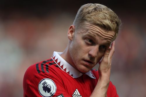 Van de Beek được phép rời MU