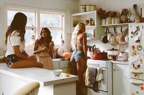 Giấc mơ Mỹ kiểu mới: mua nhà sống cùng bạn thân đến già