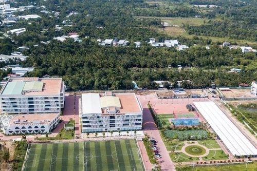 Nam sinh 'ngủ quên trong phòng thi' đã nhập học Trường đại học FPT Cần Thơ