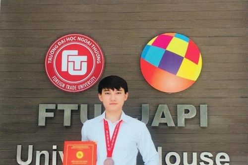 Nam sinh Đại học Ngoại Thương xuất sắc và hành trình chinh phục tri thức không ngừng nghỉ