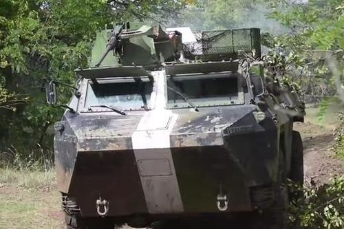 Xe bọc thép VAB của Pháp xuất hiện trong cuộc xung đột Nga - Ukraine