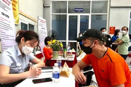 Chính sách bảo hiểm xã hội cần hướng vào khu vực lao động yếu thế