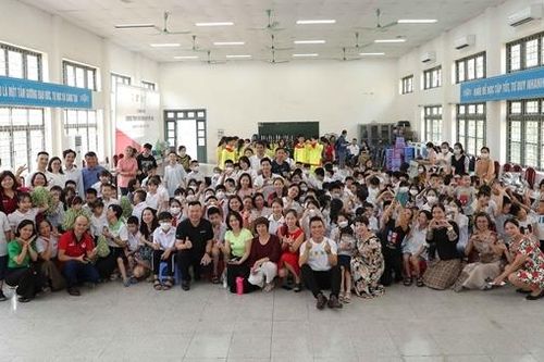 Tổ chức chương trình Vui Tết Trung thu cho hơn 1.000 em nhỏ