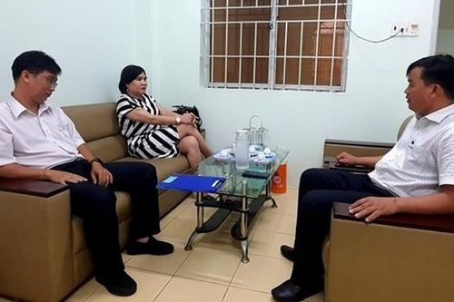 Chủ tịch phường xin lỗi dân vì thu hồi 'đất vắng chủ' không đúng