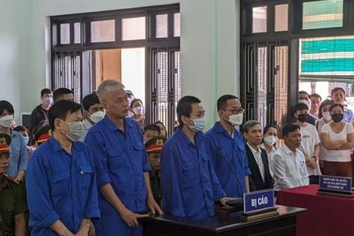 Hoãn phiên tòa xét xử vụ đưa, nhận hối lộ ở Cảng hàng không quốc tế Phú Bài