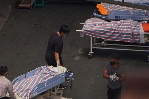 Indonesia tiếp tục 'đính chính' số người chết trong vụ bạo loạn bóng đá