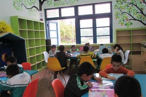 Mượn sách giáo khoa: Không thể cào bằng