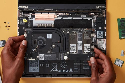 Bạn không thực sự kiểm soát chiếc smartphone, tai nghe vừa bỏ tiền mua