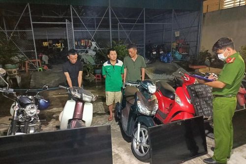 Quảng Ngãi: Tạm giữ đối tượng cá độ bóng đá tại quán cà phê