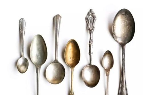 Phát hiện hơn 60 chiếc thìa kim loại đủ kích cỡ trong dạ dày