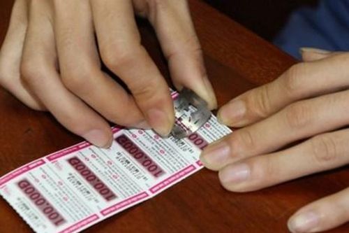 Thủ đoạn 'phù phép' thẻ cào điện thoại đã sử dụng của nhóm lừa đảo